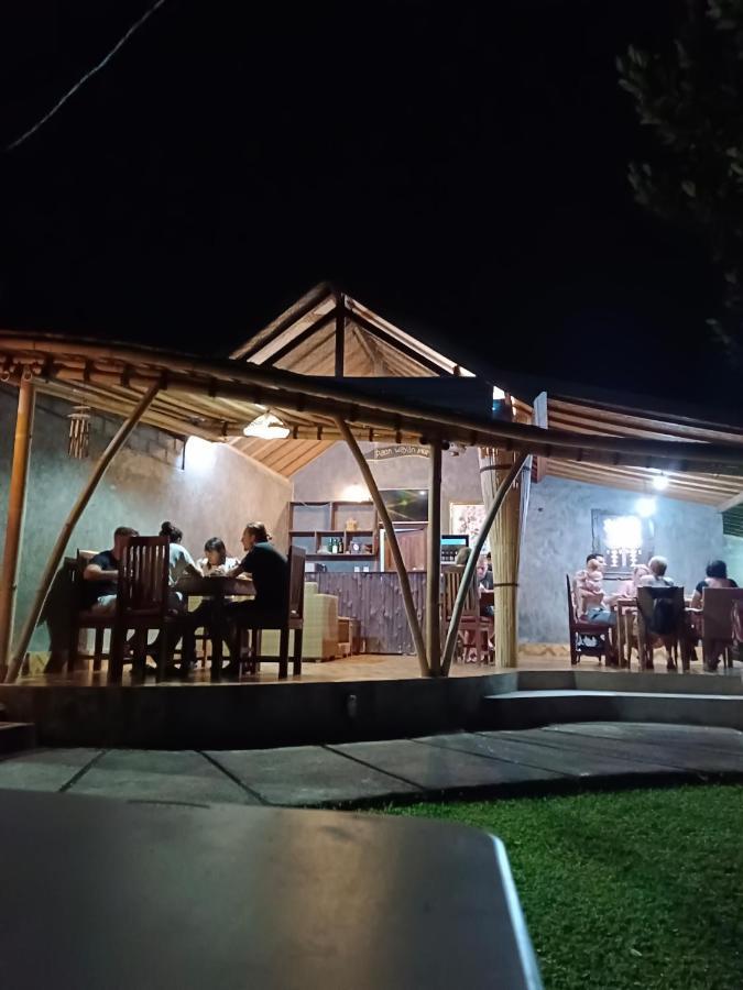 Menjangan View Bed & Breakfast Banyuwedang Exterior foto